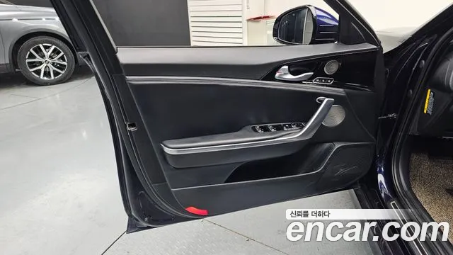 Kia Stinger 2018 — фото 14