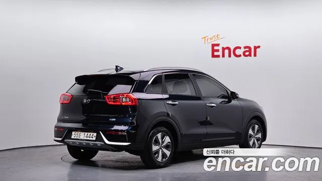 Kia Niro 2018 — фото 2