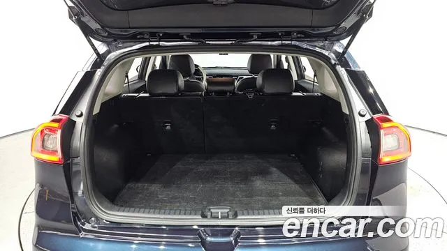 Kia Niro 2018 — фото 15