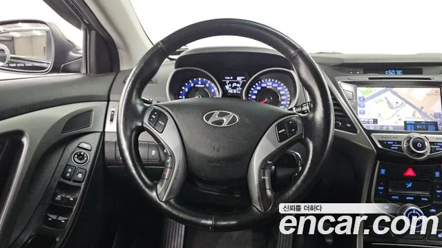 Hyundai AVANTE 2016 — фото 11