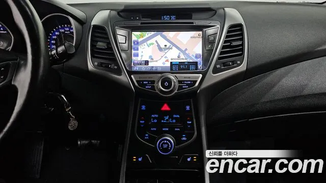 Hyundai AVANTE 2016 — фото 12