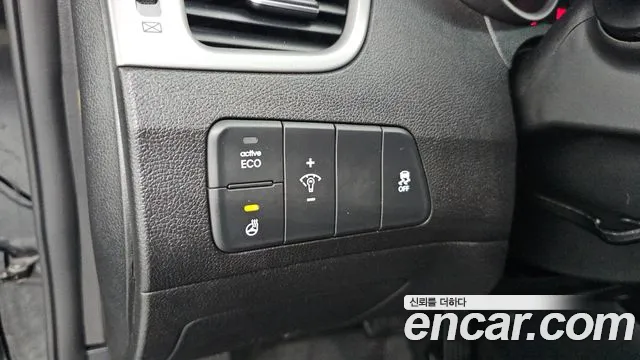 Hyundai AVANTE 2016 — фото 16