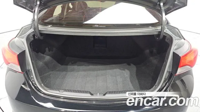 Hyundai AVANTE 2016 — фото 20