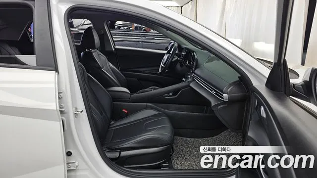 Hyundai AVANTE 2021 — фото 17