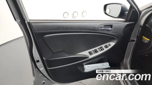 Hyundai Accent 2014 — фото 14