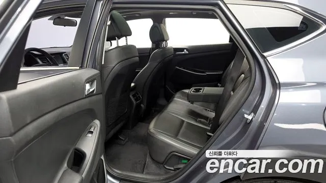 Hyundai Tucson 2017 — фото 17