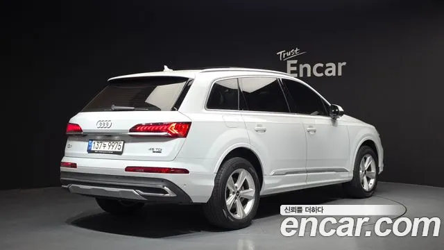 Audi Q7 2022 — фото 2