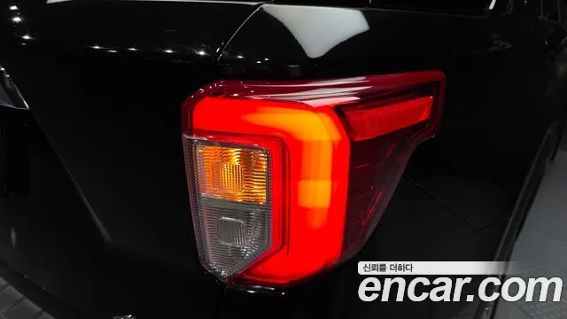 Ford Explorer 2021 — фото 9