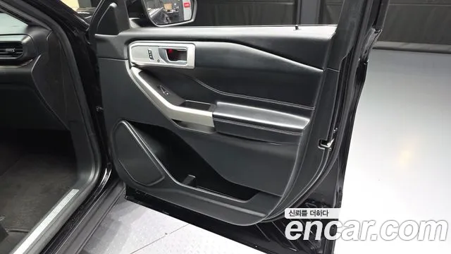 Ford Explorer 2021 — фото 14