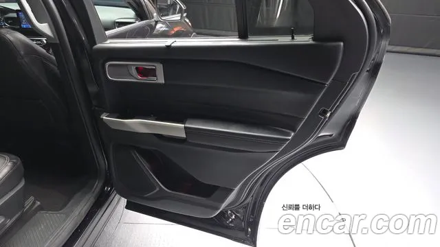 Ford Explorer 2021 — фото 15