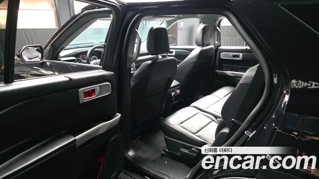 Ford Explorer 2021 — фото 16