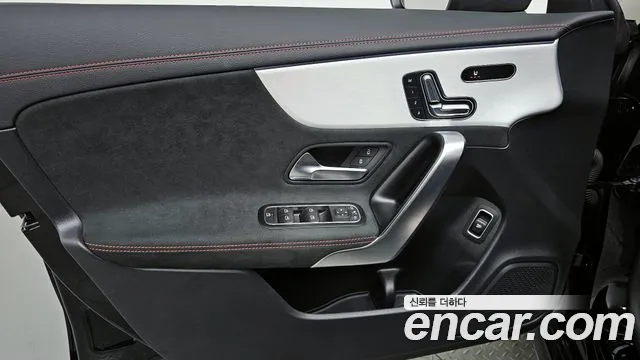 Mercedes-Benz CLA-Class 2024 — фото 13
