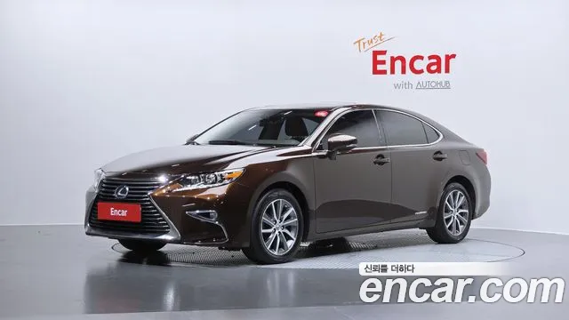 Lexus ES 2018 — фото 1
