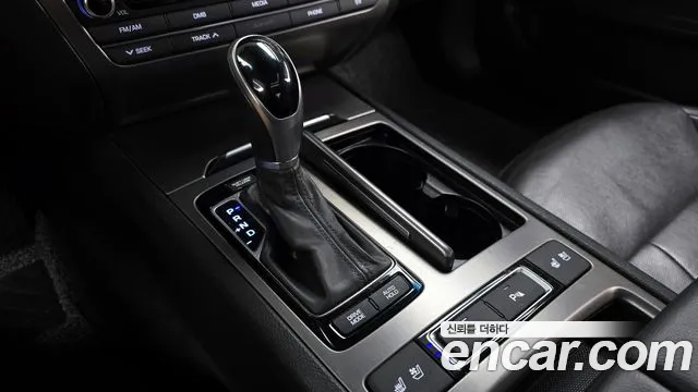 Hyundai Genesis 2016 — фото 9