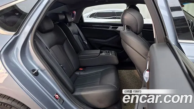Hyundai Genesis 2016 — фото 11