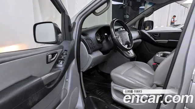 Hyundai Starex 2015 — фото 10