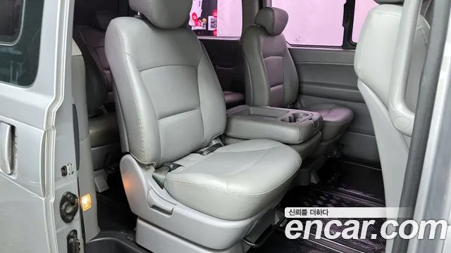 Hyundai Starex 2015 — фото 12