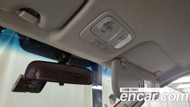 Hyundai Starex 2015 — фото 16
