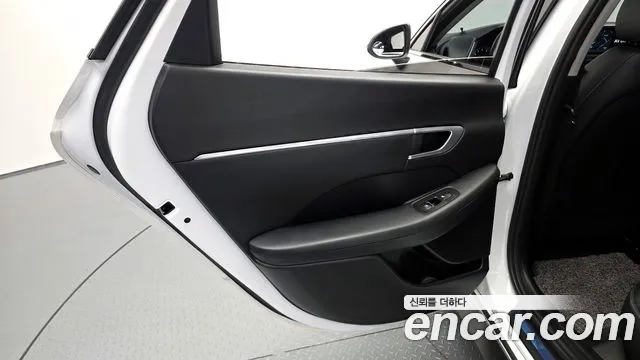 Hyundai Sonata 2020 — фото 15