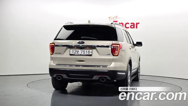 Ford Explorer 2018 — фото 4