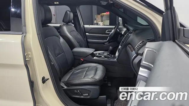 Ford Explorer 2018 — фото 17