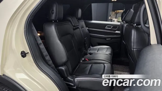 Ford Explorer 2018 — фото 18