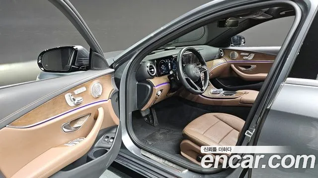 Mercedes-Benz E-Class 2021 — фото 13