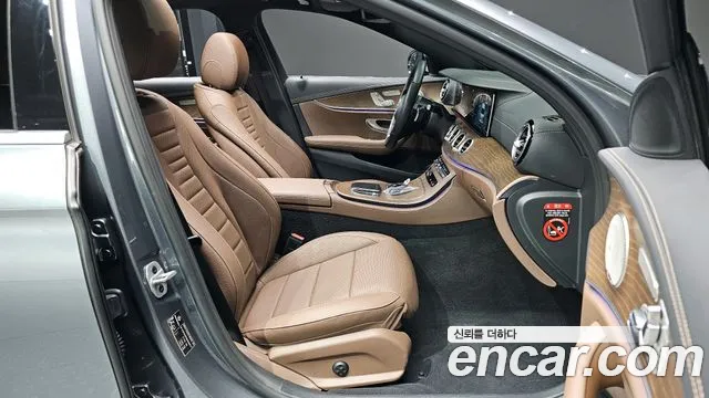 Mercedes-Benz E-Class 2021 — фото 18