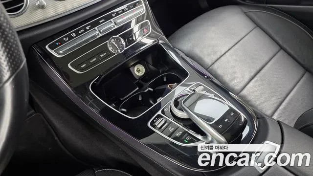 Mercedes-Benz E-Class 2017 — фото 12