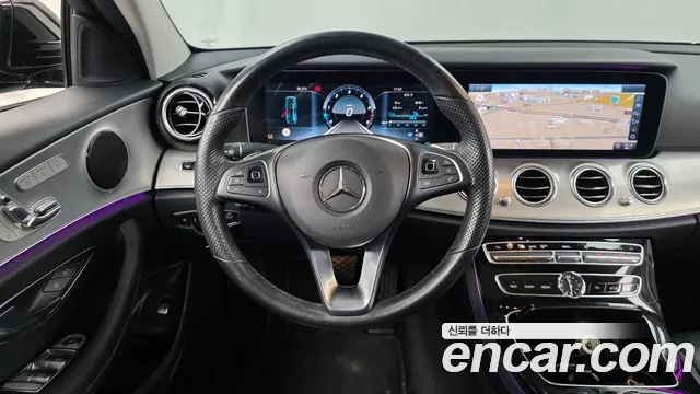 Mercedes-Benz E-Class 2017 — фото 19