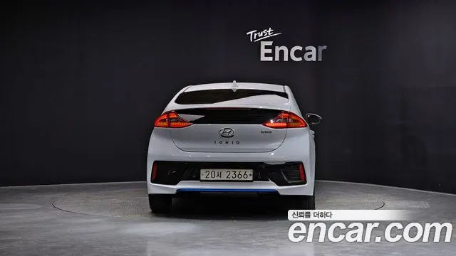Hyundai Ioniq 2017 — фото 4