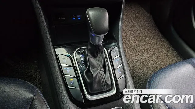 Hyundai Ioniq 2017 — фото 12