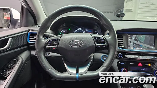 Hyundai Ioniq 2017 — фото 19