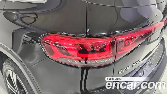 Mercedes-Benz EQB 2023 — фото 13