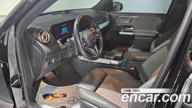 Mercedes-Benz EQB 2023 — фото 19
