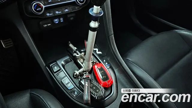 Hyundai Veloster 2019 — фото 12