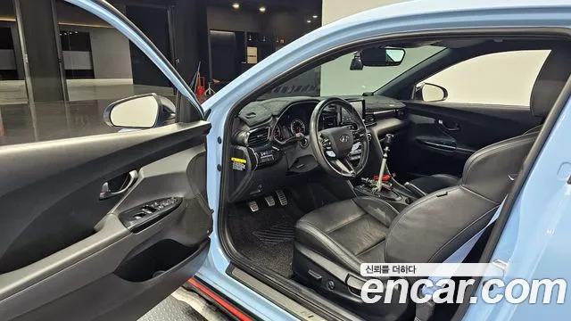 Hyundai Veloster 2019 — фото 13