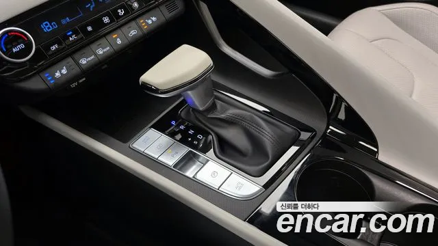 Hyundai AVANTE 2023 — фото 12