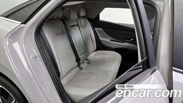 Hyundai AVANTE 2023 — фото 18