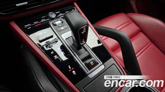 Porsche Cayenne 2021 — фото 9