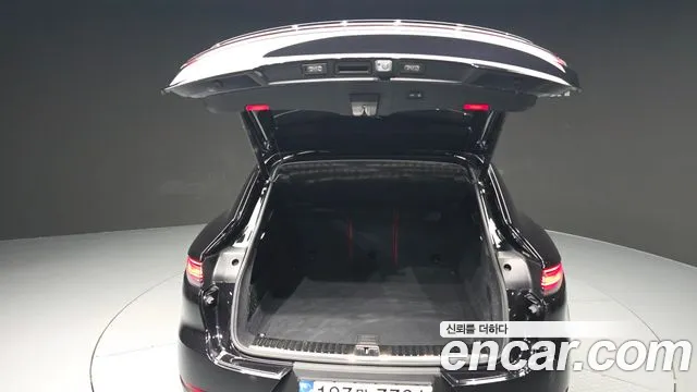 Porsche Cayenne 2021 — фото 20