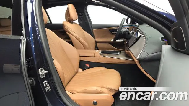 Mercedes-Benz E-Class 2024 — фото 17