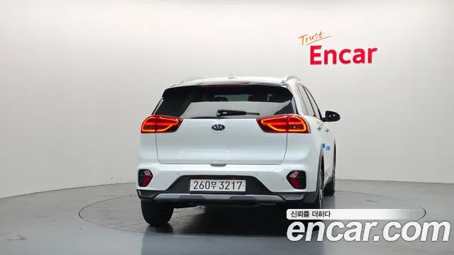 Kia Niro 2021 — фото 4