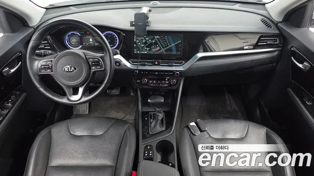 Kia Niro 2021 — фото 10