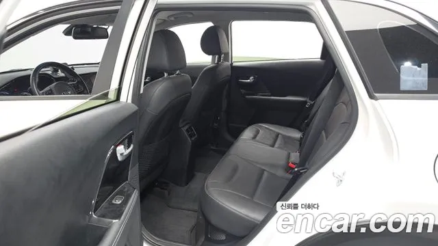 Kia Niro 2021 — фото 17