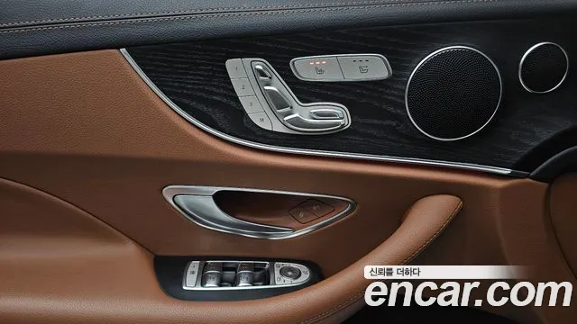 Mercedes-Benz E-Class 2019 — фото 11