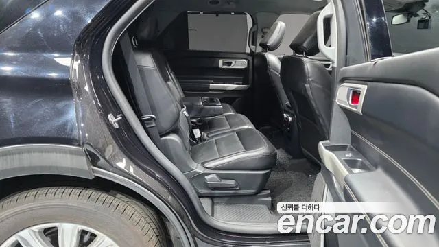 Ford Explorer 2021 — фото 17