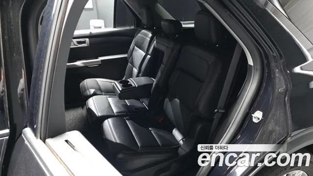 Ford Explorer 2021 — фото 18