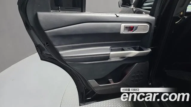 Ford Explorer 2021 — фото 15