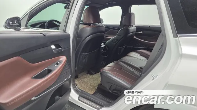 Hyundai Santafe 2019 — фото 18